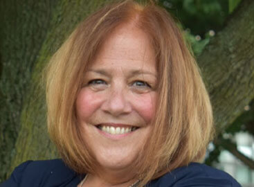 Janet Dollard headshot